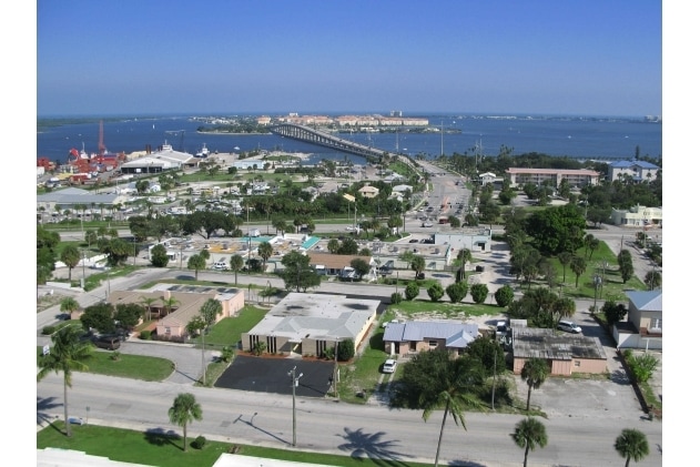 706 N 7th St, Fort Pierce, FL for sale - Aerial - Image 3 of 14