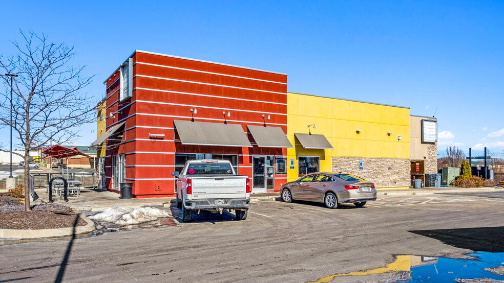 951 NE Sam Walton Ln, Lee's Summit, MO for sale - Building Photo - Image 2 of 10