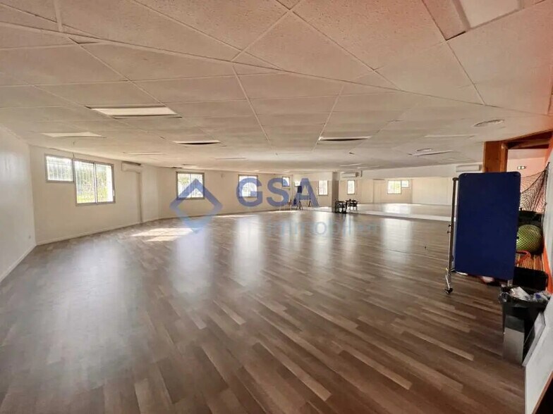 Local d'activités dans Bondoufle à vendre - Photo du bâtiment - Image 3 de 8