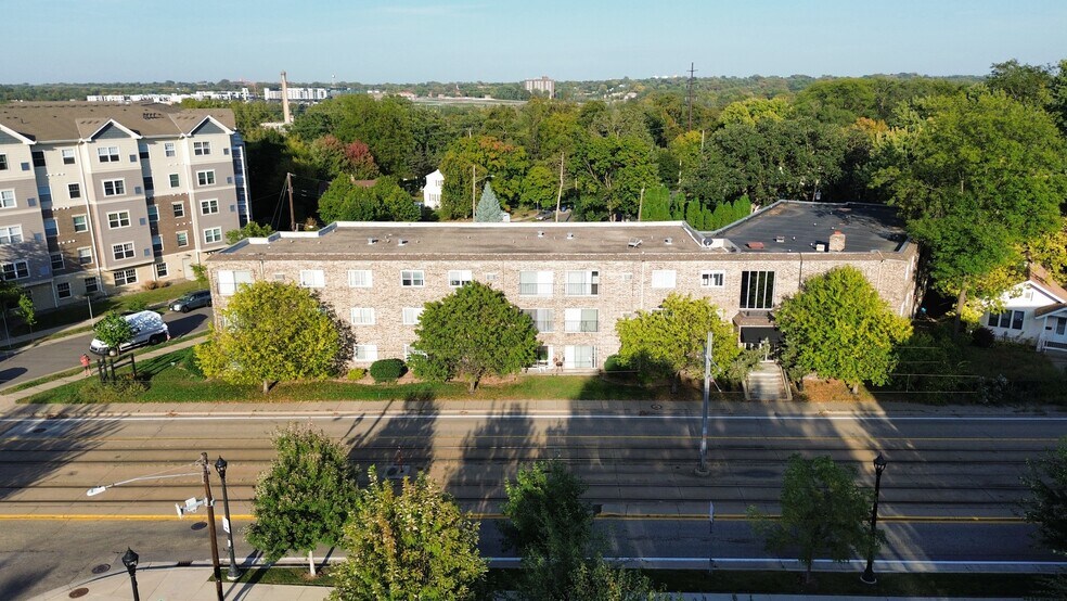 5315 Minnehaha Ave S, Minneapolis, MN à vendre - Photo du bâtiment - Image 1 de 7