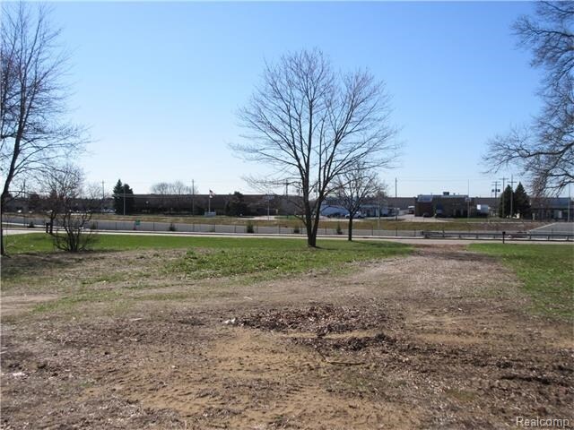 31670 Schoolcraft Rd, Livonia, MI à vendre - Photo du bâtiment - Image 3 de 8