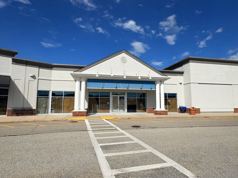 10-105 Long Pond Rd, Plymouth, MA à louer - Photo du bâtiment - Image 3 de 13