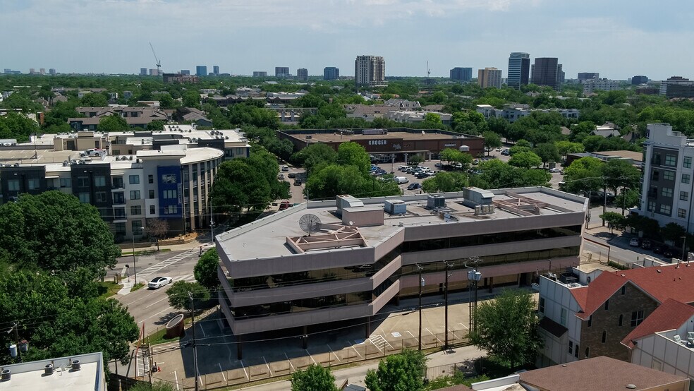 4211 Cedar Springs Rd, Dallas, TX à louer - Photo du bâtiment - Image 3 de 19