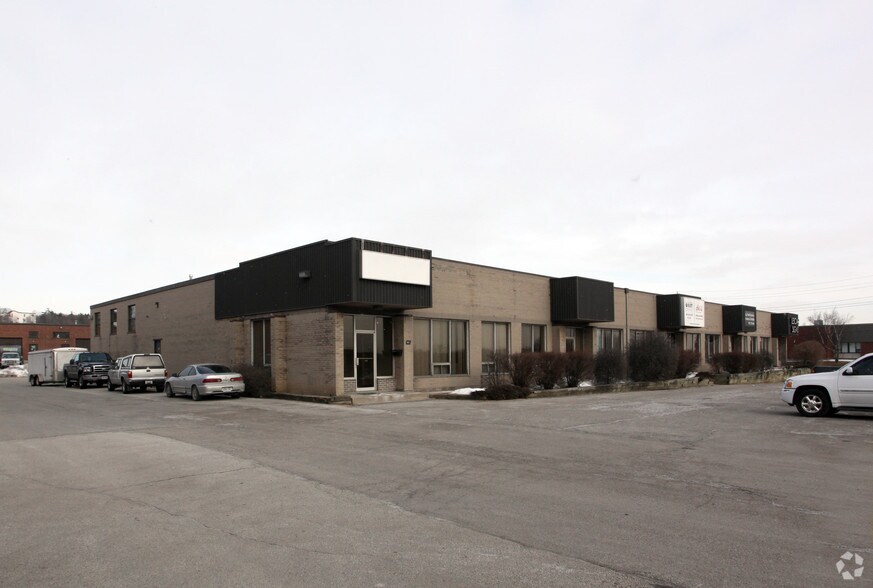 1101-1115 N Service Rd E, Oakville, ON à vendre - Photo principale - Image 1 de 1