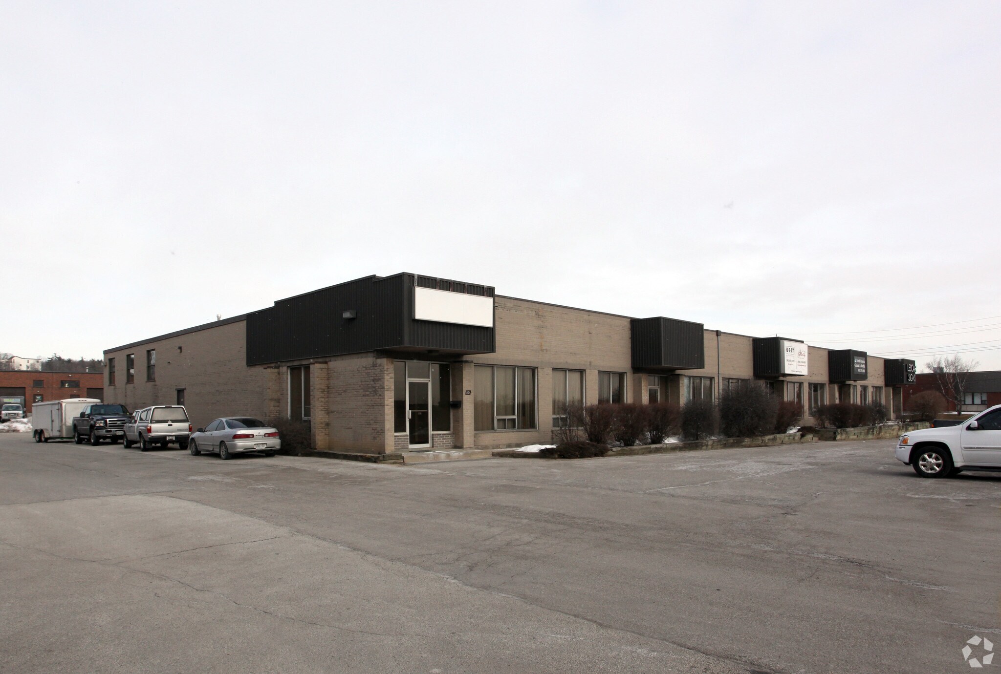 1101-1115 N Service Rd E, Oakville, ON for sale Primary Photo- Image 1 of 1