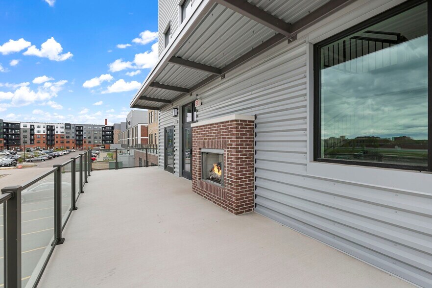 540 N Broadway, Green Bay, WI à louer - Photo du bâtiment - Image 2 de 7