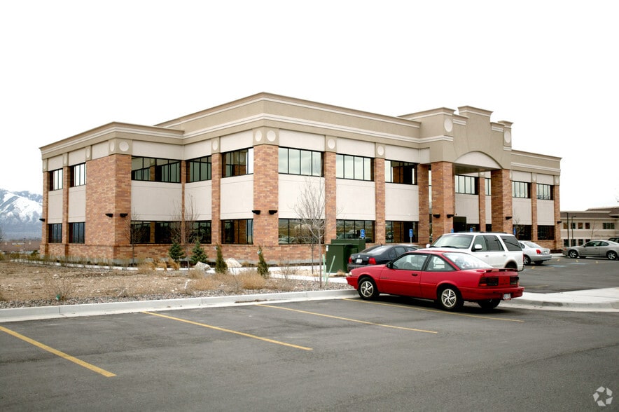 7555 S Center View Ct, West Jordan, UT à vendre - Photo du bâtiment - Image 2 de 24