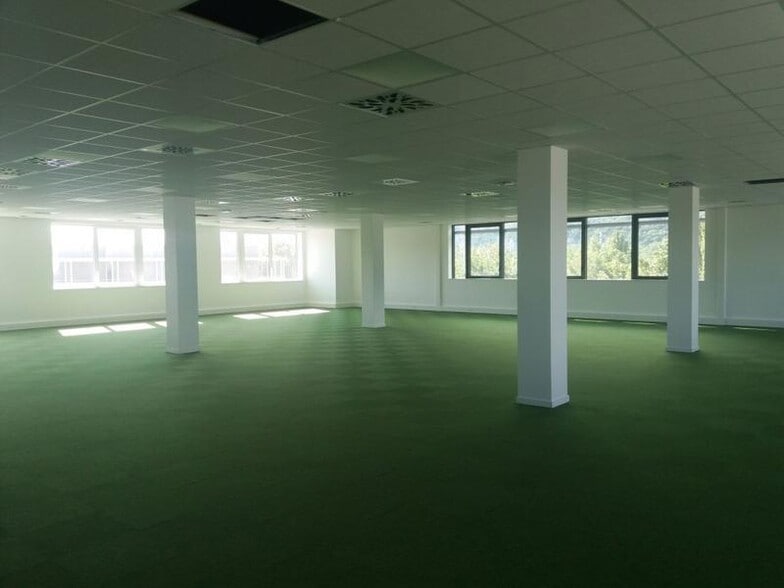 Office in Échirolles for sale - Interior Photo - Image 2 of 3