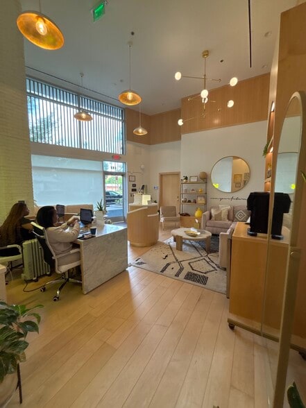 3005 Peachtree Rd NE, Atlanta, GA for lease - Interior Photo - Image 2 of 10
