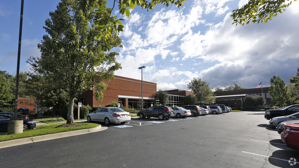 8700 Stony Point, Richmond, VA for lease - Building Photo - Image 2 of 6