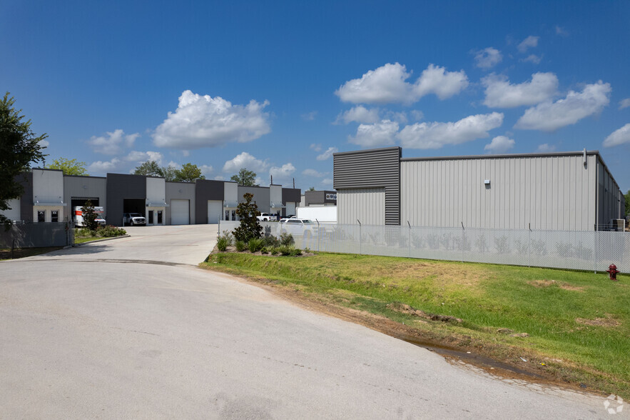 18903 Hamish Rd, Tomball, TX for lease - Building Photo - Image 3 of 15