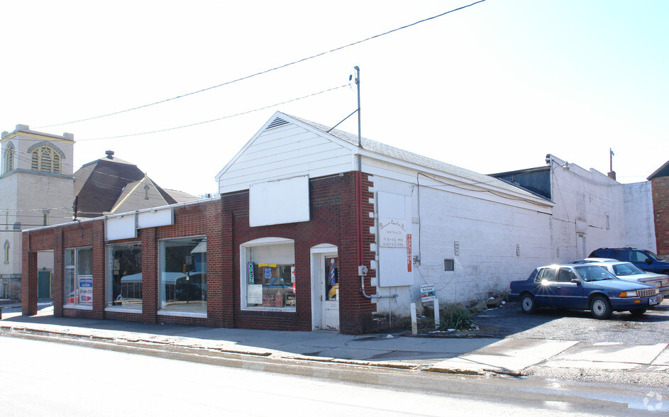 5 W Shirley St, Mount Union, PA for lease - Building Photo - Image 2 of 5