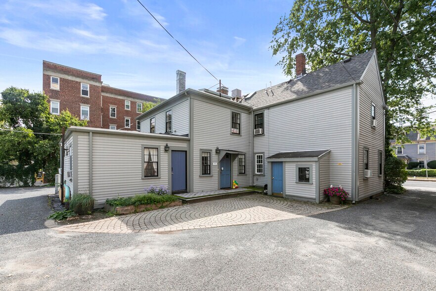 393-395 Massachusetts Ave, Arlington, MA à vendre - Photo du bâtiment - Image 3 de 27