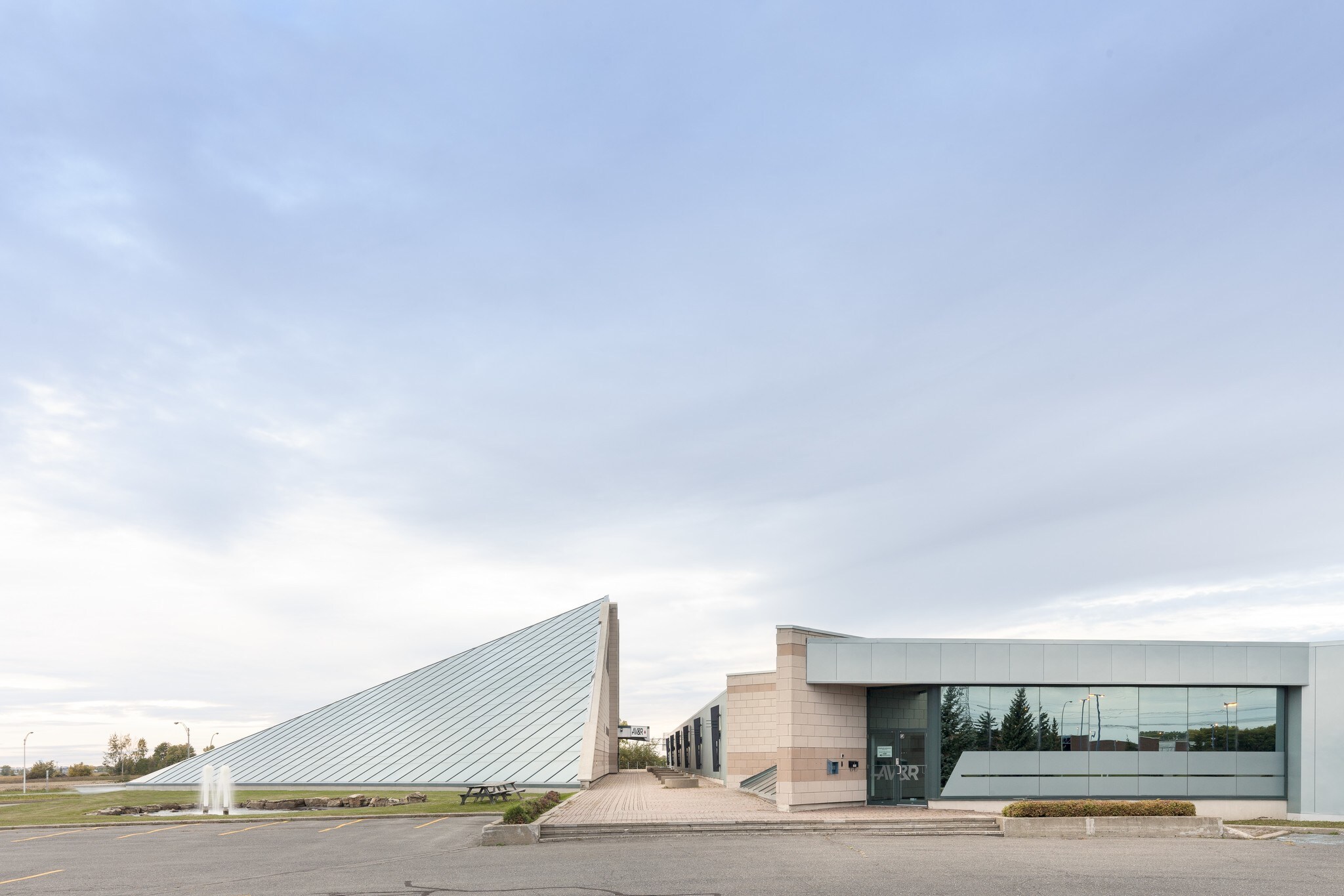 1201-1203 Rue Marie-Victorin, St-Bruno-de-Montarville, QC à vendre Photo principale- Image 1 de 1