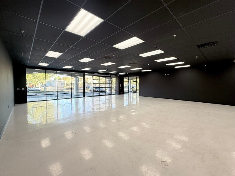 1701-1991 Monument Blvd, Concord, CA for lease - Building Photo - Image 3 of 10