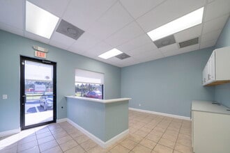 24551 Production Cir, Bonita Springs, FL for lease Interior Photo- Image 1 of 33