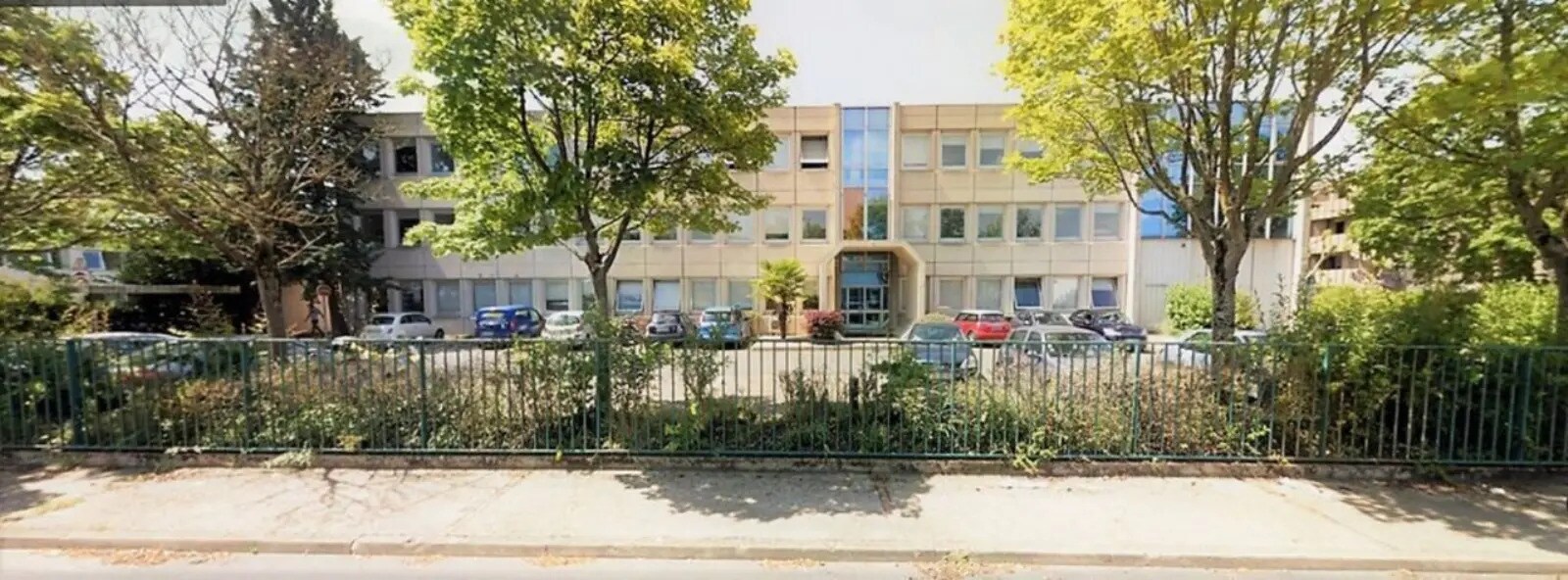 Bureau dans Montigny-le-Bretonneux à louer Photo du bâtiment- Image 1 de 32