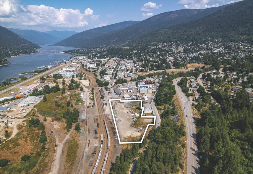 95 Government Rd, Nelson, BC à vendre - Photo du bâtiment - Image 2 de 25