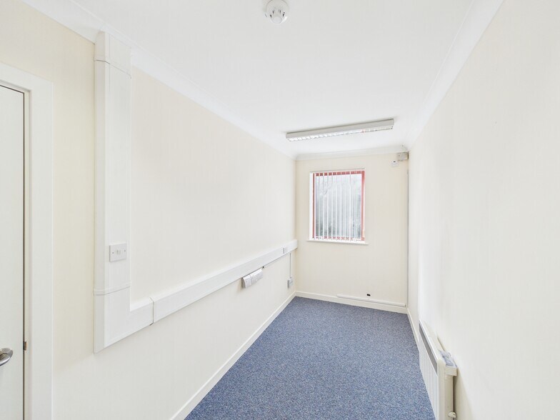 74-86 Titchfield St, Kilmarnock à louer - Photo du bâtiment - Image 3 de 5