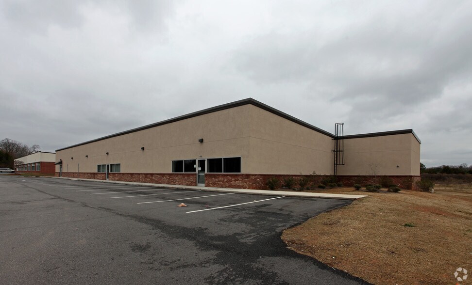 2620 Nelda Dr, Monroe, NC à vendre - Photo du bâtiment - Image 2 de 2