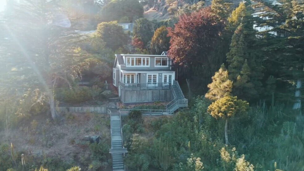 Jenner Inn - Coast Highway Sale portefeuille de 2 propriétés à vendre sur LoopNet.ca - Vidéo sur l’inscription commerciale - Image 2 de 63