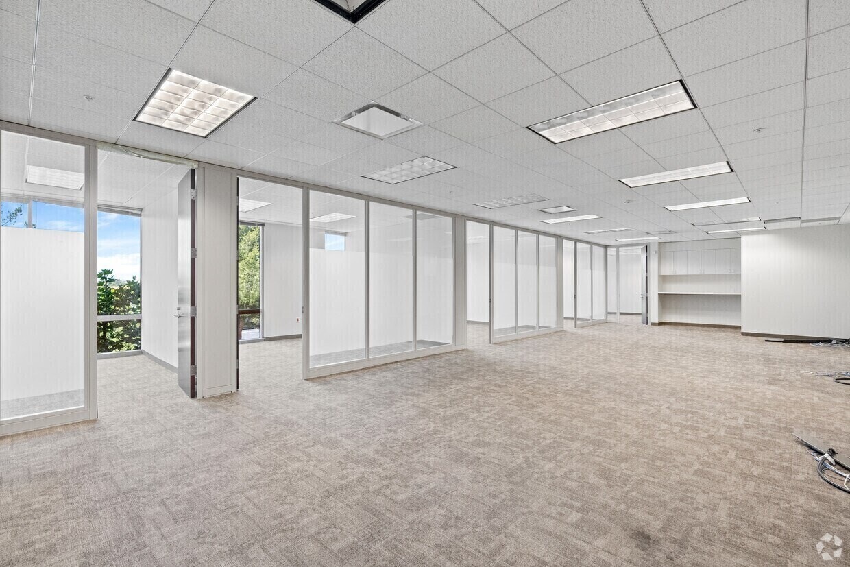 31111 Agoura Rd, Westlake Village, CA à louer Photo intérieure- Image 1 de 4