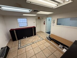 7700 W 24th Ave, Hialeah, FL à louer Photo intérieure- Image 2 de 12