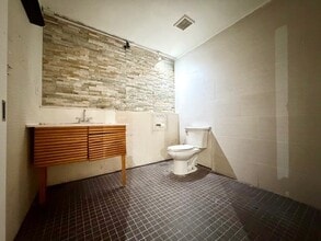 4 W 28th St, New York, NY for lease Interior Photo- Image 2 of 3