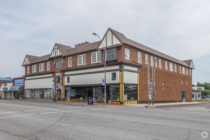 305 N Main St, Bristow, OK for sale - Primary Photo - Image 1 of 5