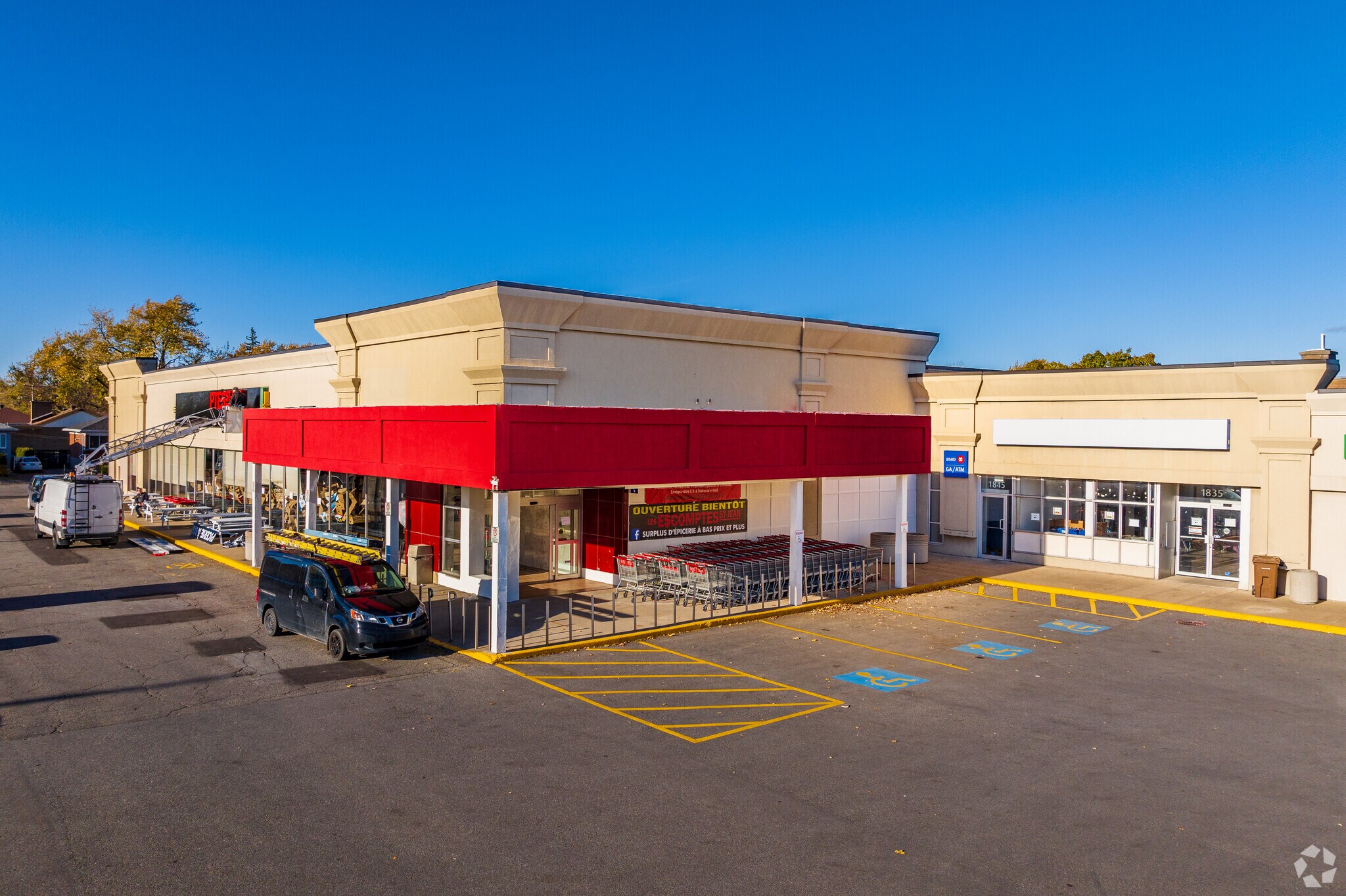 1801-1855 Av O'Brien, Montréal, QC à louer Photo du bâtiment- Image 1 de 8