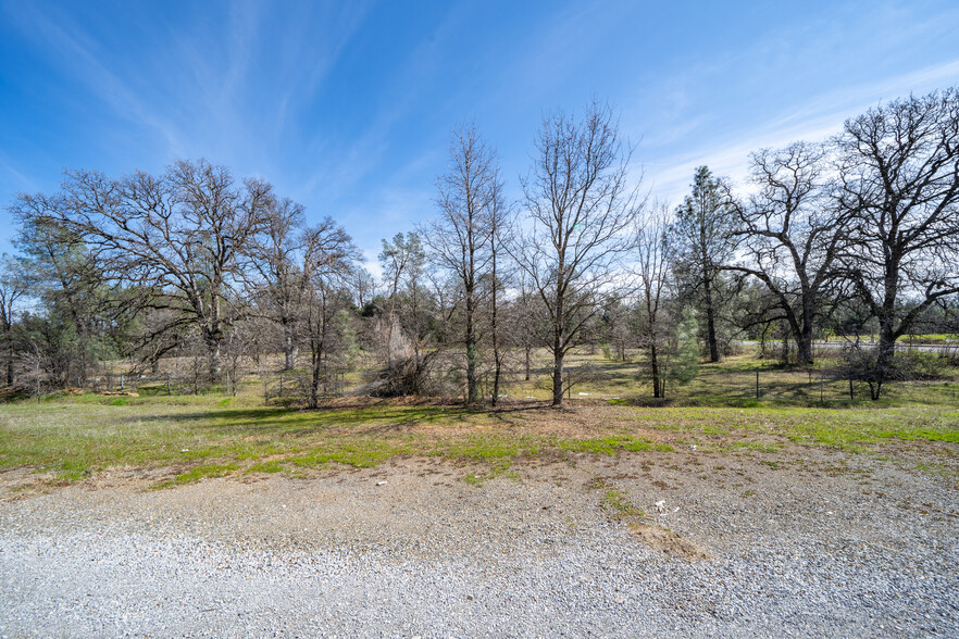 Old Oregon Trl. Trl, Redding, CA for sale - Building Photo - Image 3 of 14