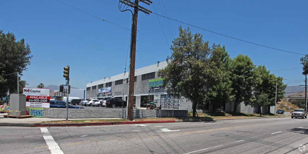 12843 Foothill Blvd, Sylmar, CA for lease - Building Photo - Image 2 of 21