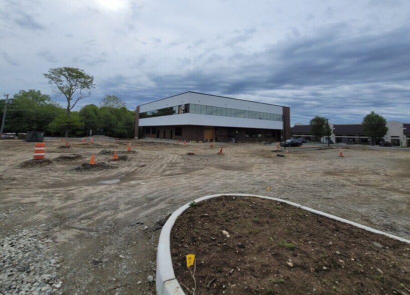 1500 Route 112, Port Jefferson Station, NY à louer - Photo du bâtiment - Image 2 de 14