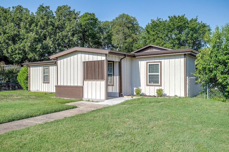 5700 Lenore St, Fort Worth, TX for sale - Building Photo - Image 3 of 22