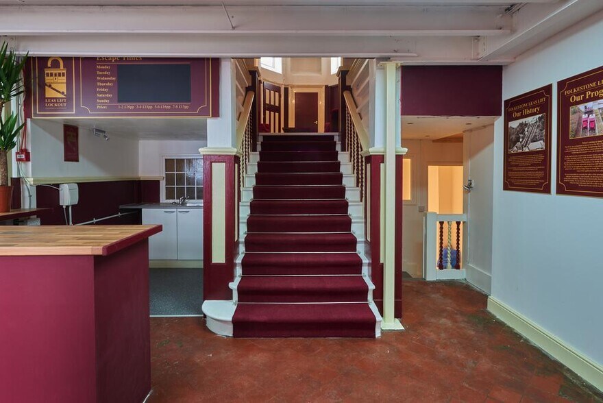 133 Sandgate Rd, Folkestone à louer - Photo du bâtiment - Image 1 de 10