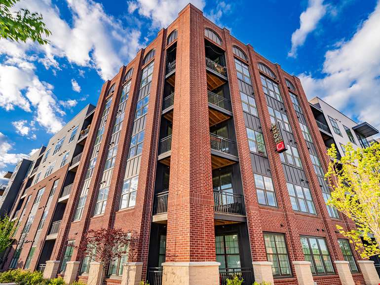 1172 Temple Drive, Sugar Hill, GA à louer - Photo du bâtiment - Image 2 de 3