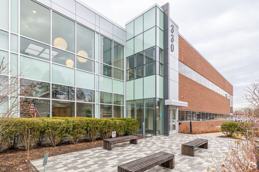 300 Billerica Rd, Chelmsford, MA for lease - Building Photo - Image 3 of 5