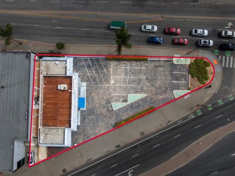 2834 E Main St, Ventura, CA for lease - Building Photo - Image 2 of 19