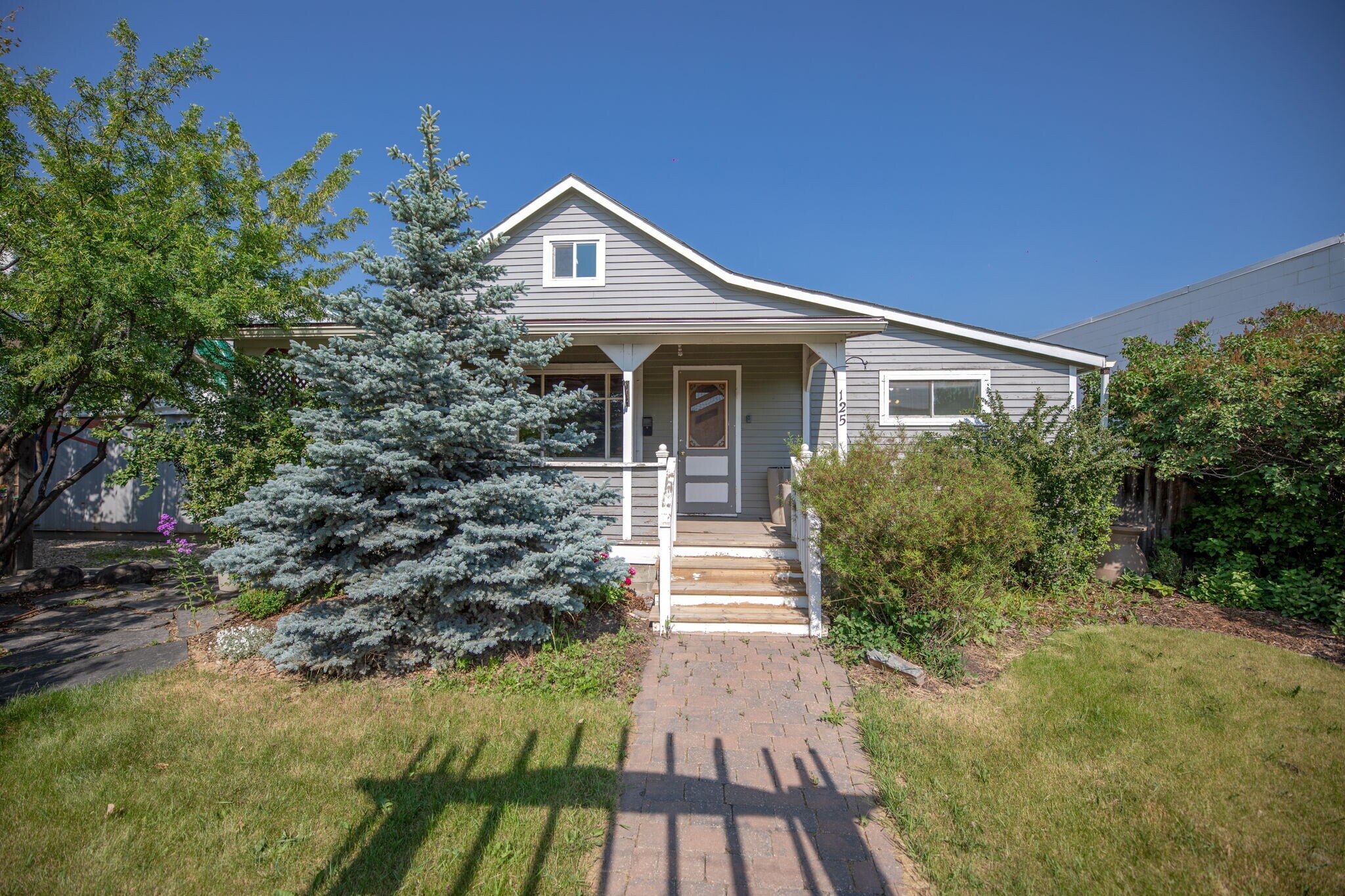 125 River Av, Cochrane, AB à louer Photo principale- Image 1 de 45