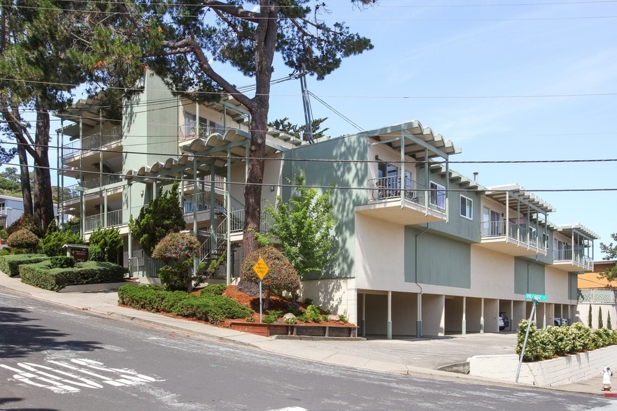 2200 Village Ct, Belmont, CA à vendre - Photo du bâtiment - Image 3 de 60