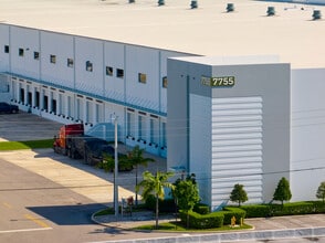 7855 NW 41st St, Doral, FL à louer Photo intérieure- Image 1 de 2