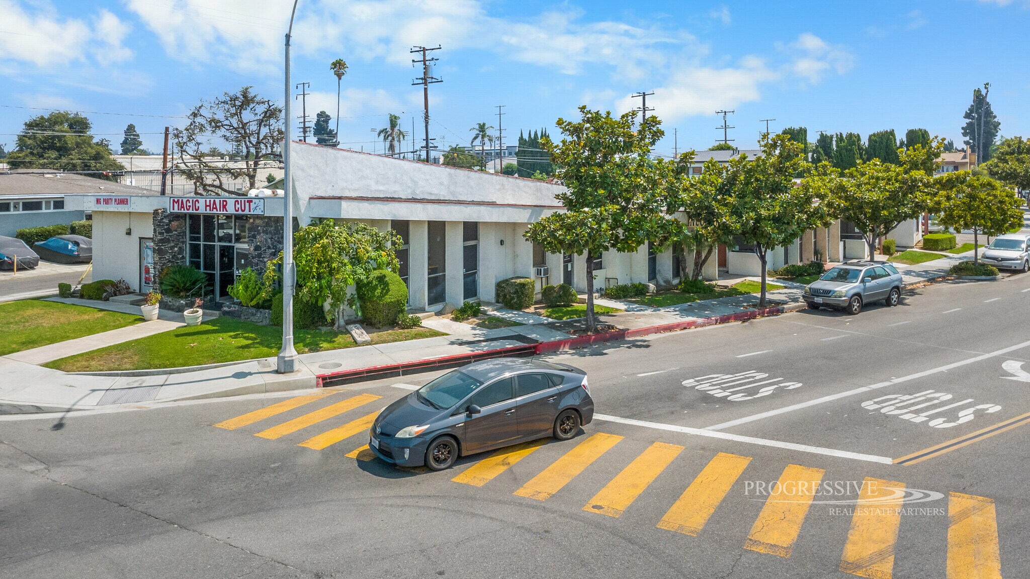 461-469 W Valencia Dr, Fullerton, CA à vendre Photo du bâtiment- Image 1 de 1