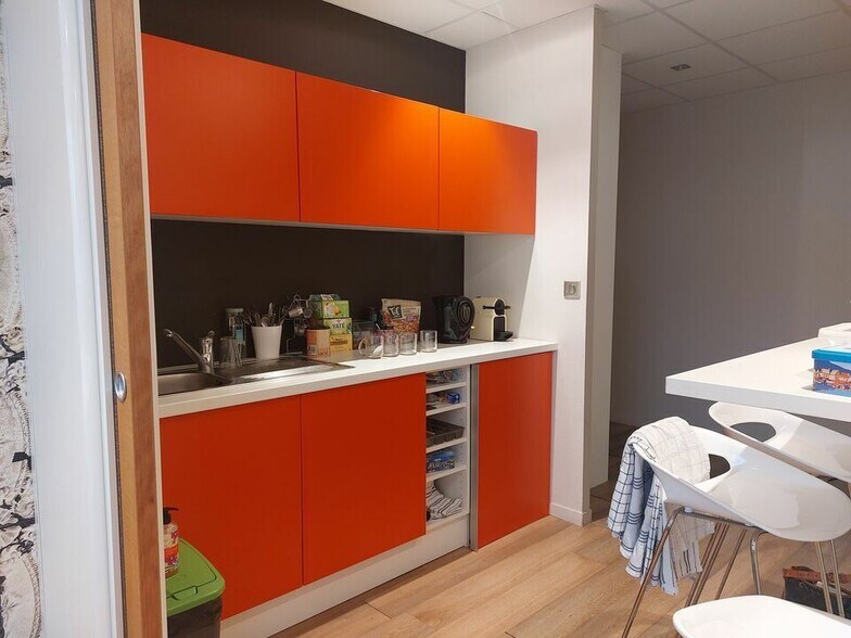 Office in Saint-Grégoire for sale - Interior Photo - Image 3 of 10