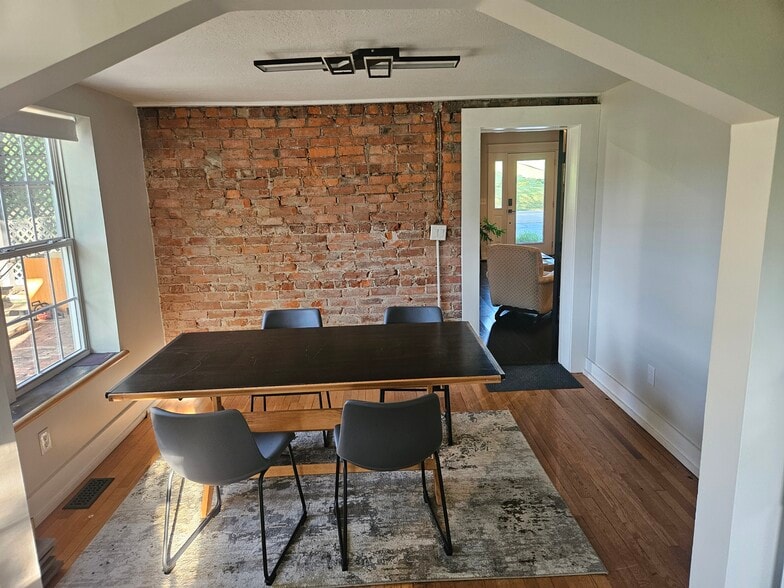 5520 Old Haywood Rd, Mills River, NC for lease - Building Photo - Image 2 of 3