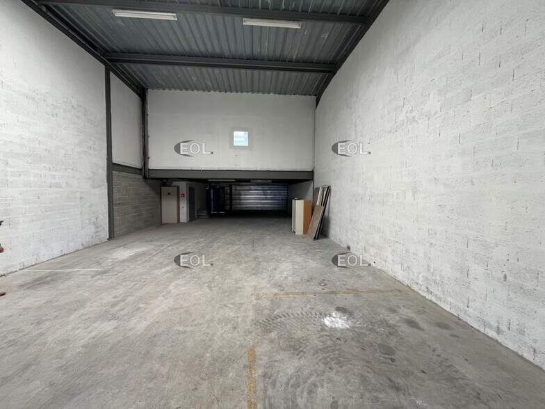 Flex in Aubergenville for sale - Interior Photo - Image 2 of 8
