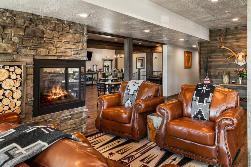 603 Yellowstone Ave, West Yellowstone, MT for sale - Lobby - Image 3 of 4
