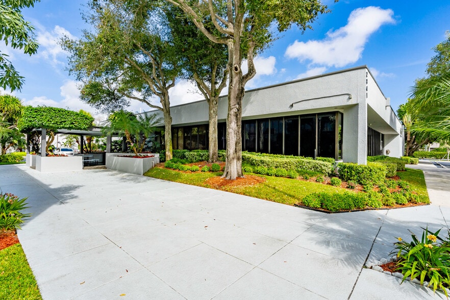 2841 W Cypress Creek Rd, Fort Lauderdale, FL for lease - Building Photo - Image 2 of 13
