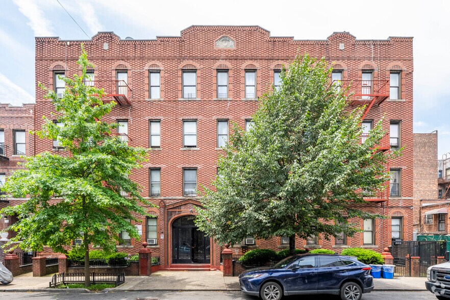 448 E 94th St, Brooklyn, NY à vendre - Photo du bâtiment - Image 3 de 9