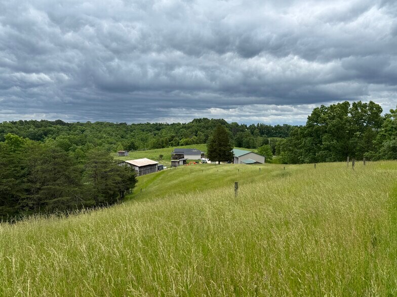 3177 Mount Union Rd, Fraziers Bottom, WV à vendre - Photo du bâtiment - Image 2 de 25