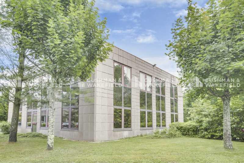 Bureau dans Orsay à louer - Photo du bâtiment - Image 3 de 8